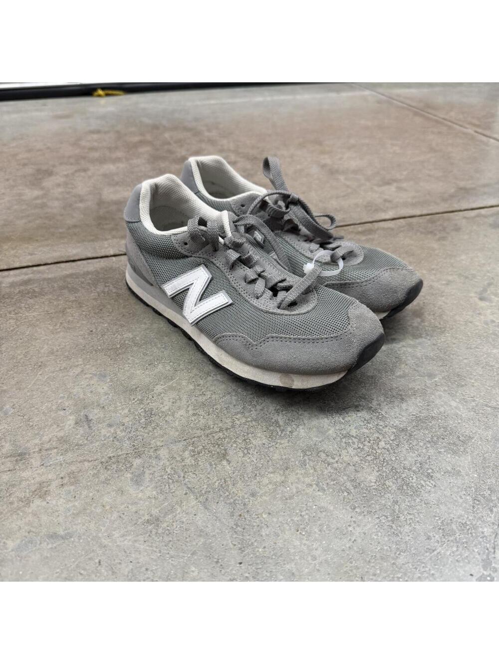 New balance 515 grey and white low top walking shoes size 8.5 WOMENS